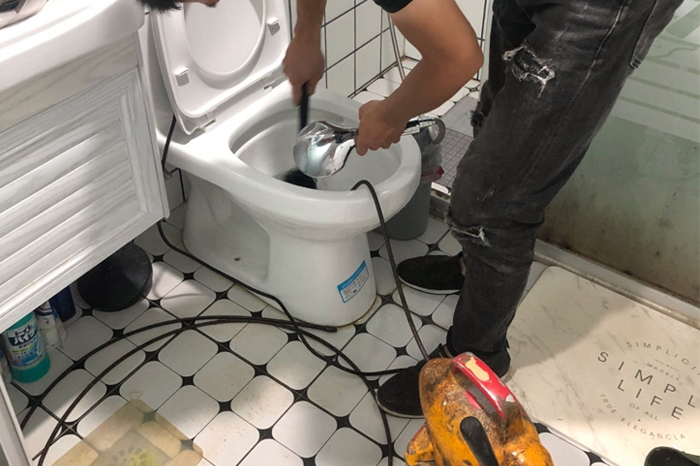 台前疏通下水道