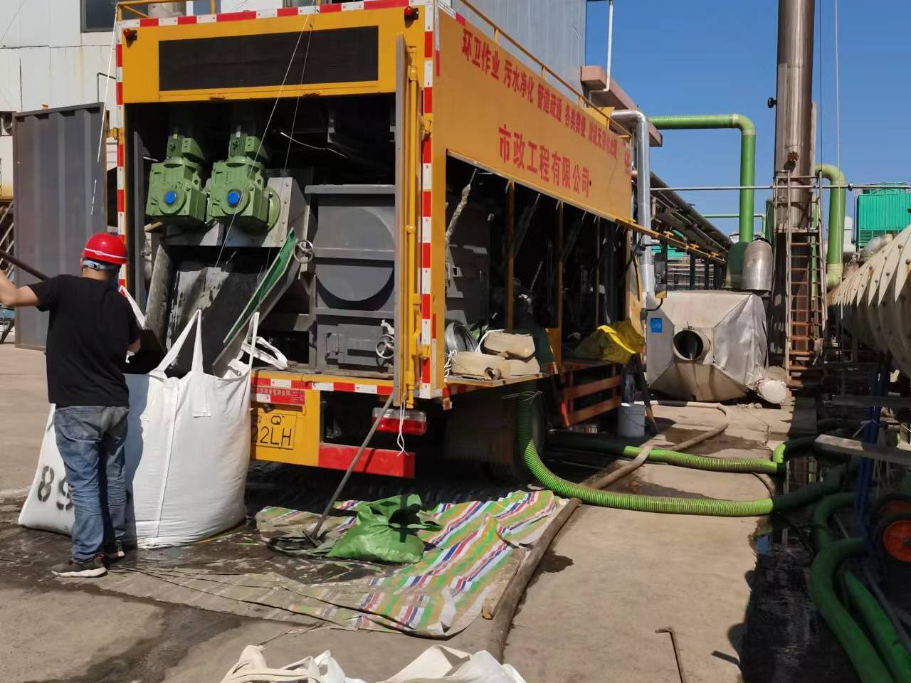 台前淤泥压干处理